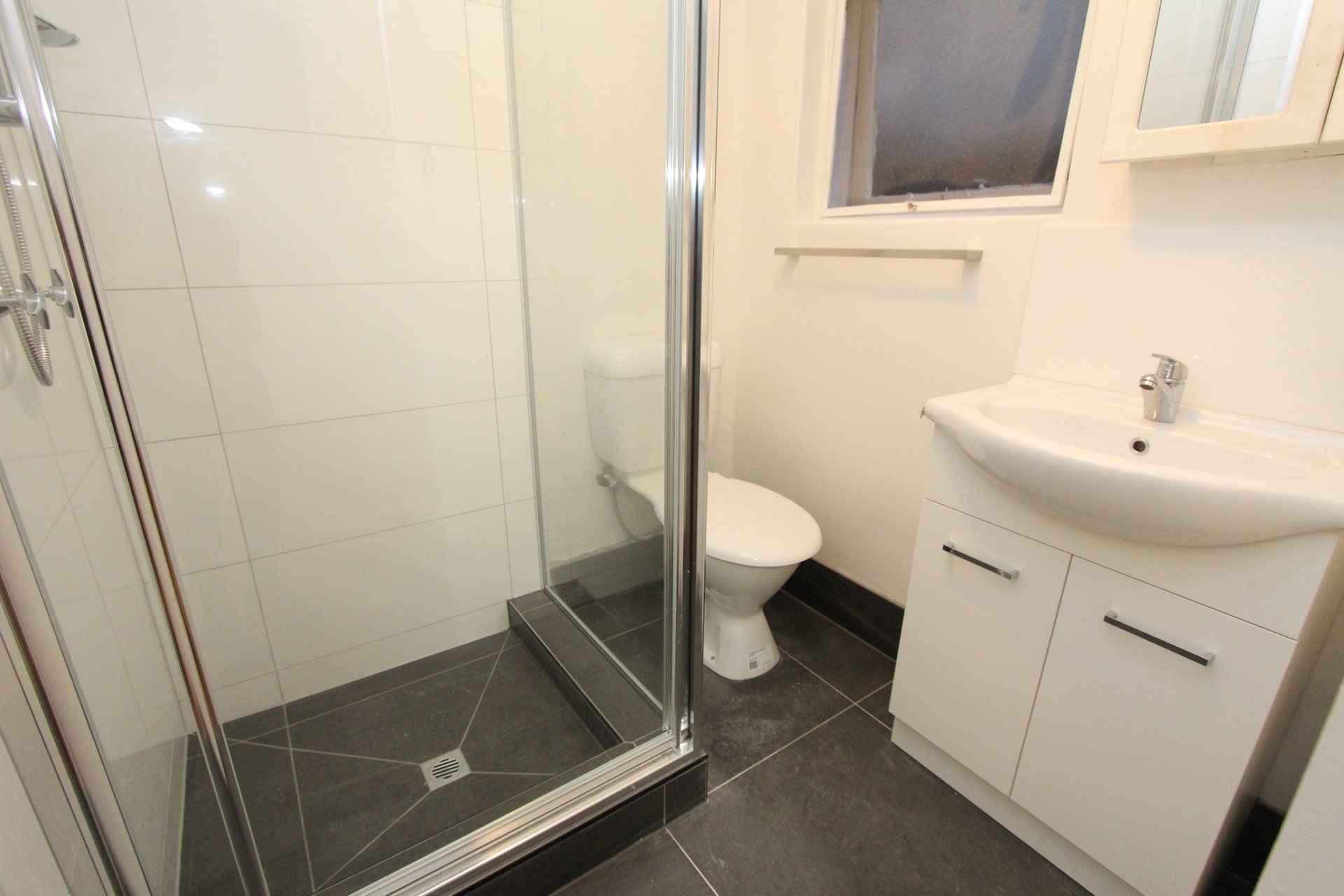 Property Gallery Thumbnail 6
