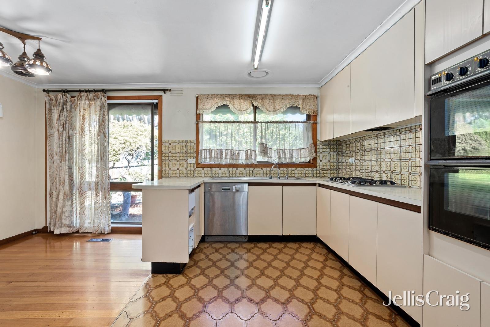 5/343 George Street, Doncaster image 5