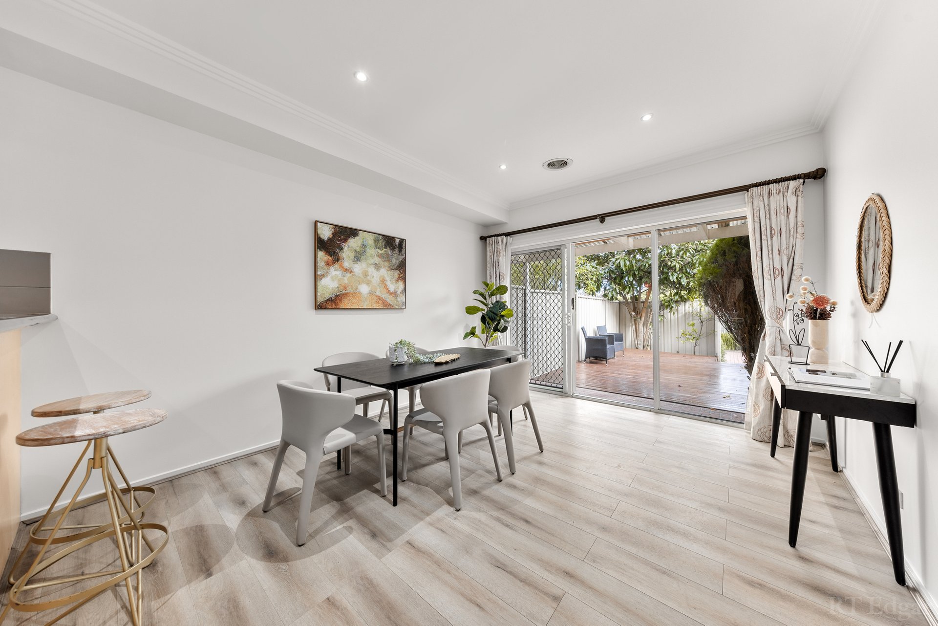 Property Gallery Thumbnail 6