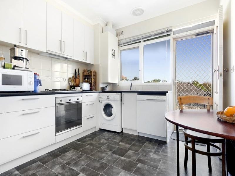 5/35-37 Narrak Road, Balwyn image 3