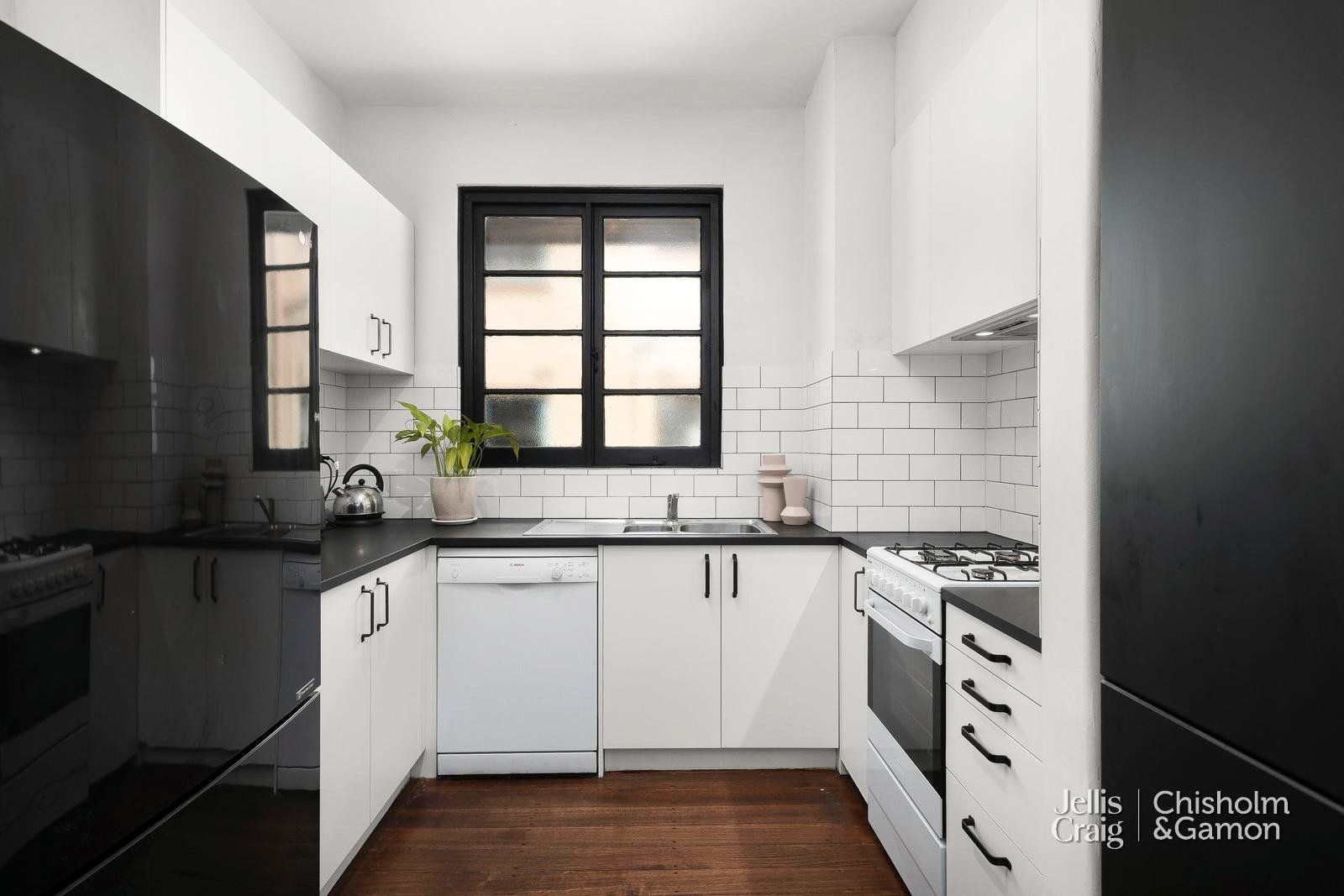 5/35 Byron Street, Elwood image 3