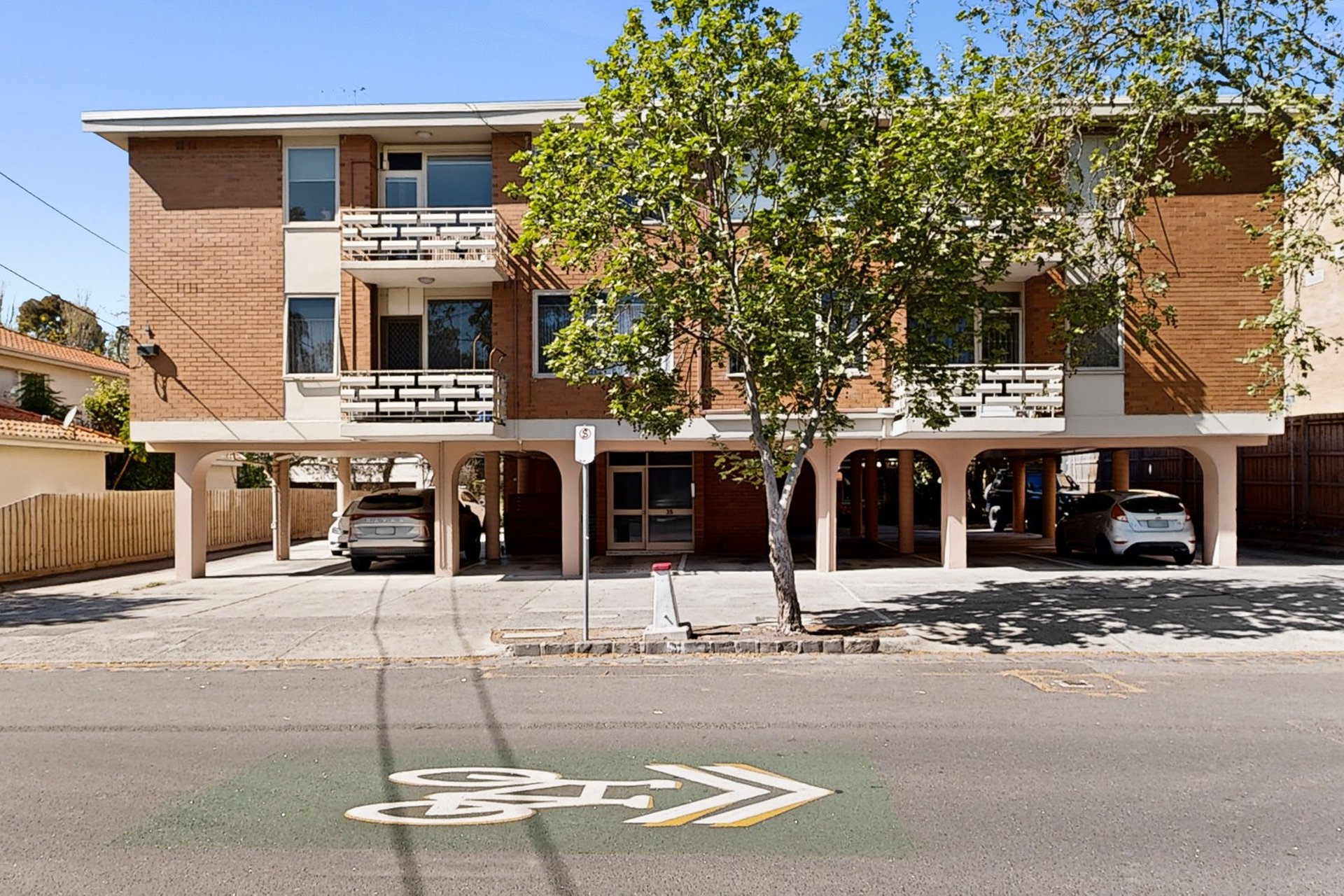 5/35 Dickens Street, Elwood image 1