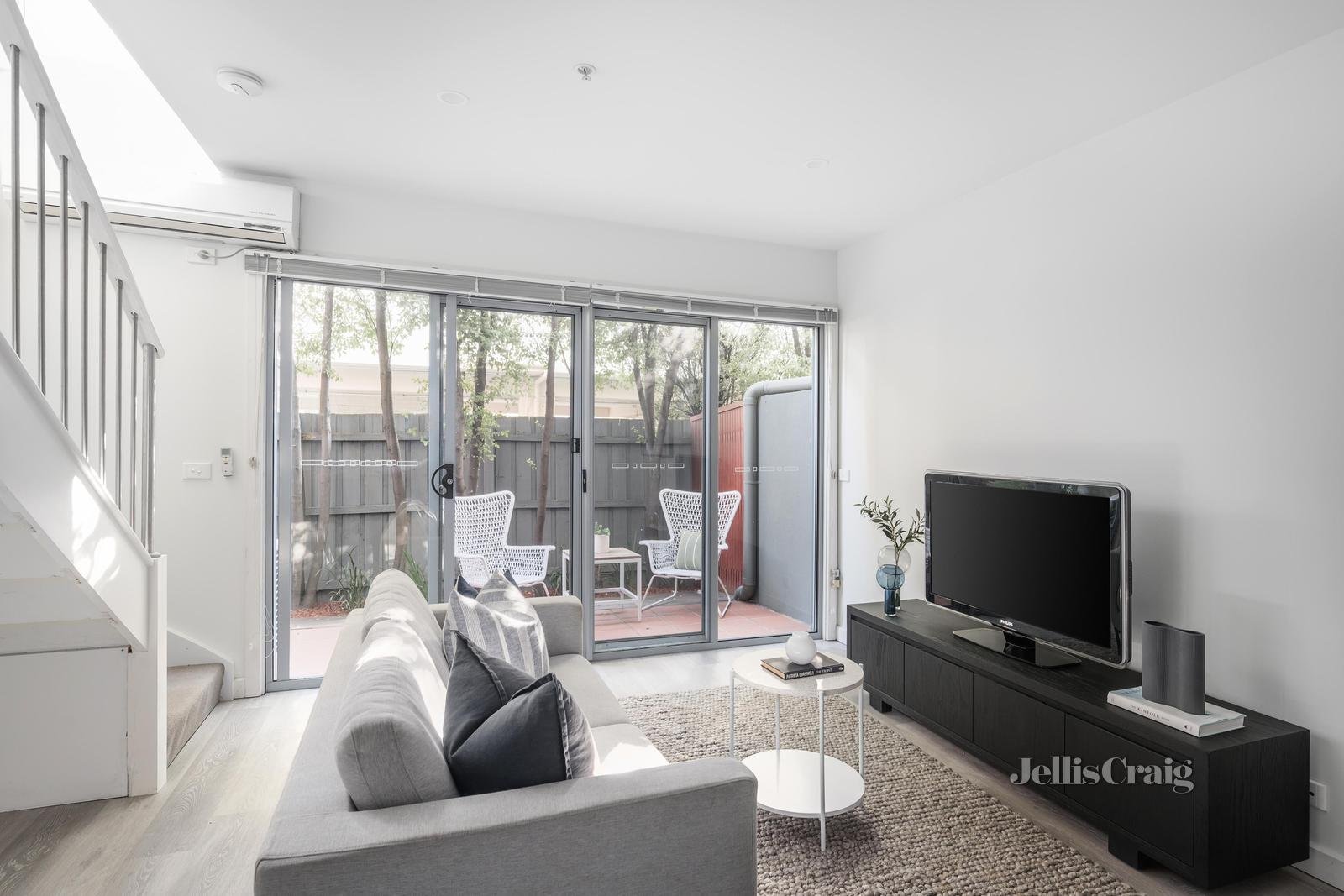 5/35 Rosstown Road, Carnegie image 2