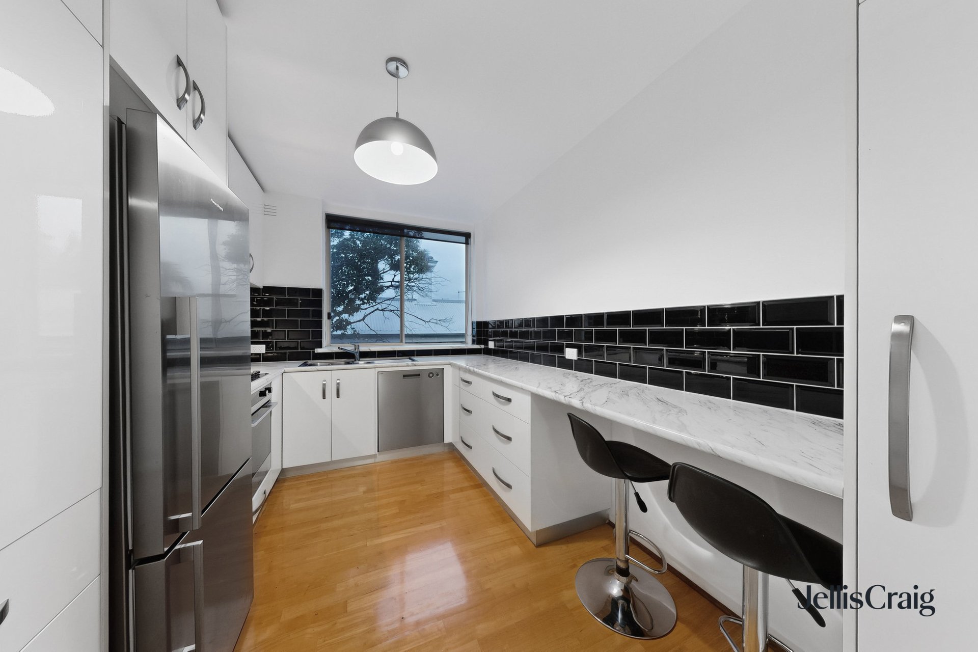 5/36 Byron Street, Elwood image 2