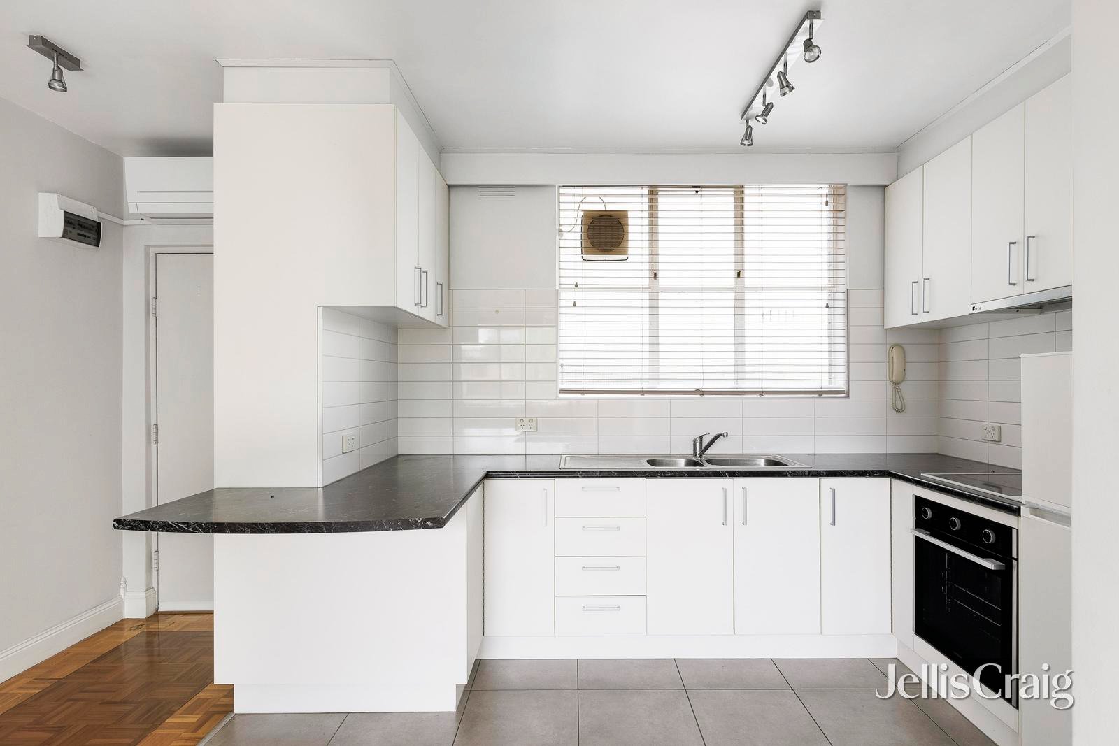 5/368 Dryburgh Street, North Melbourne image 2