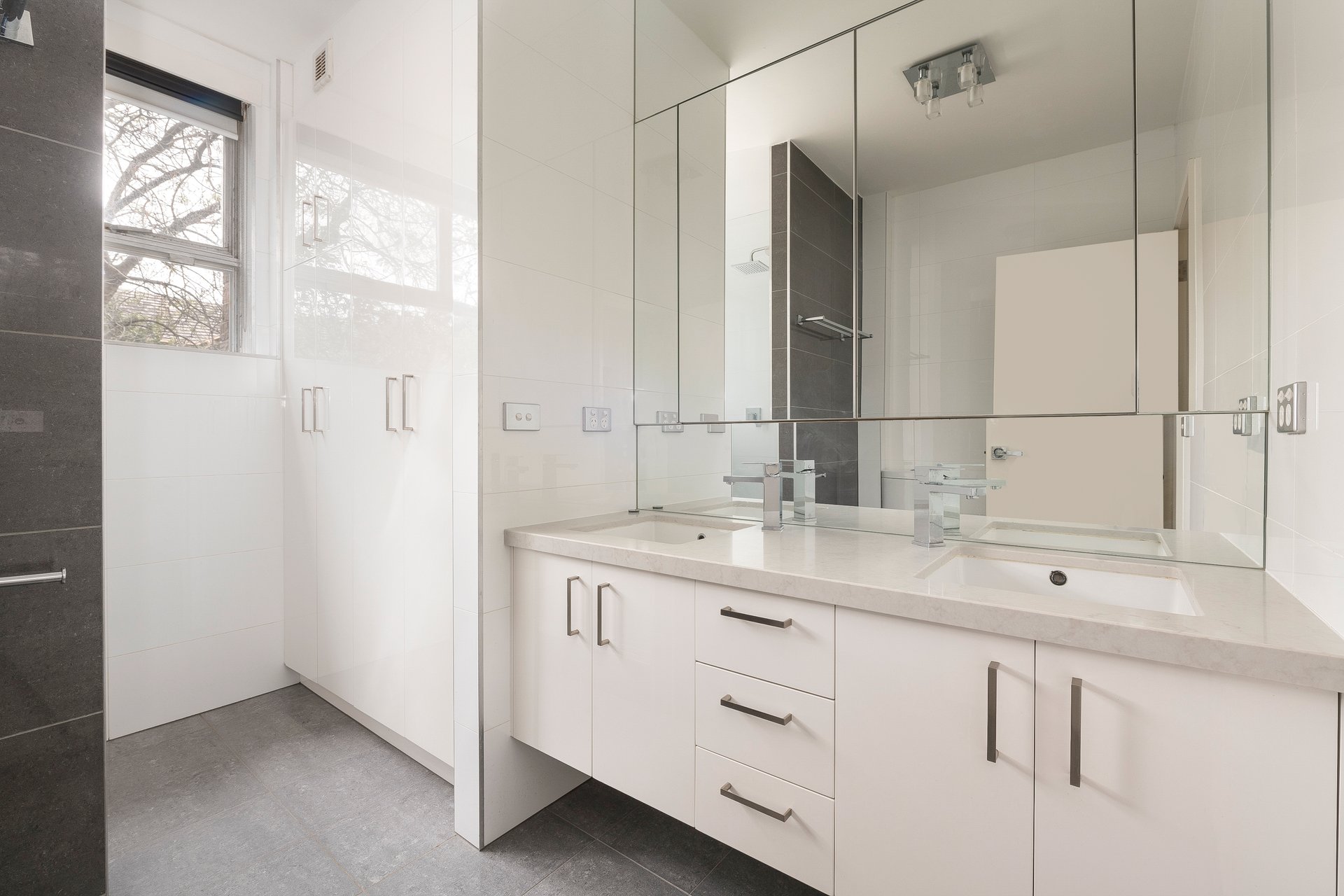 Property Gallery Thumbnail 6