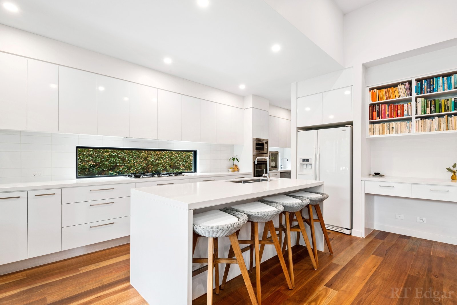 Property Gallery Thumbnail 3