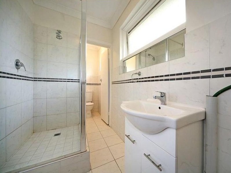 5/3B Innellan Road, Murrumbeena image 3