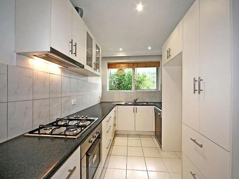 5/3B Innellan Road, Murrumbeena image 1
