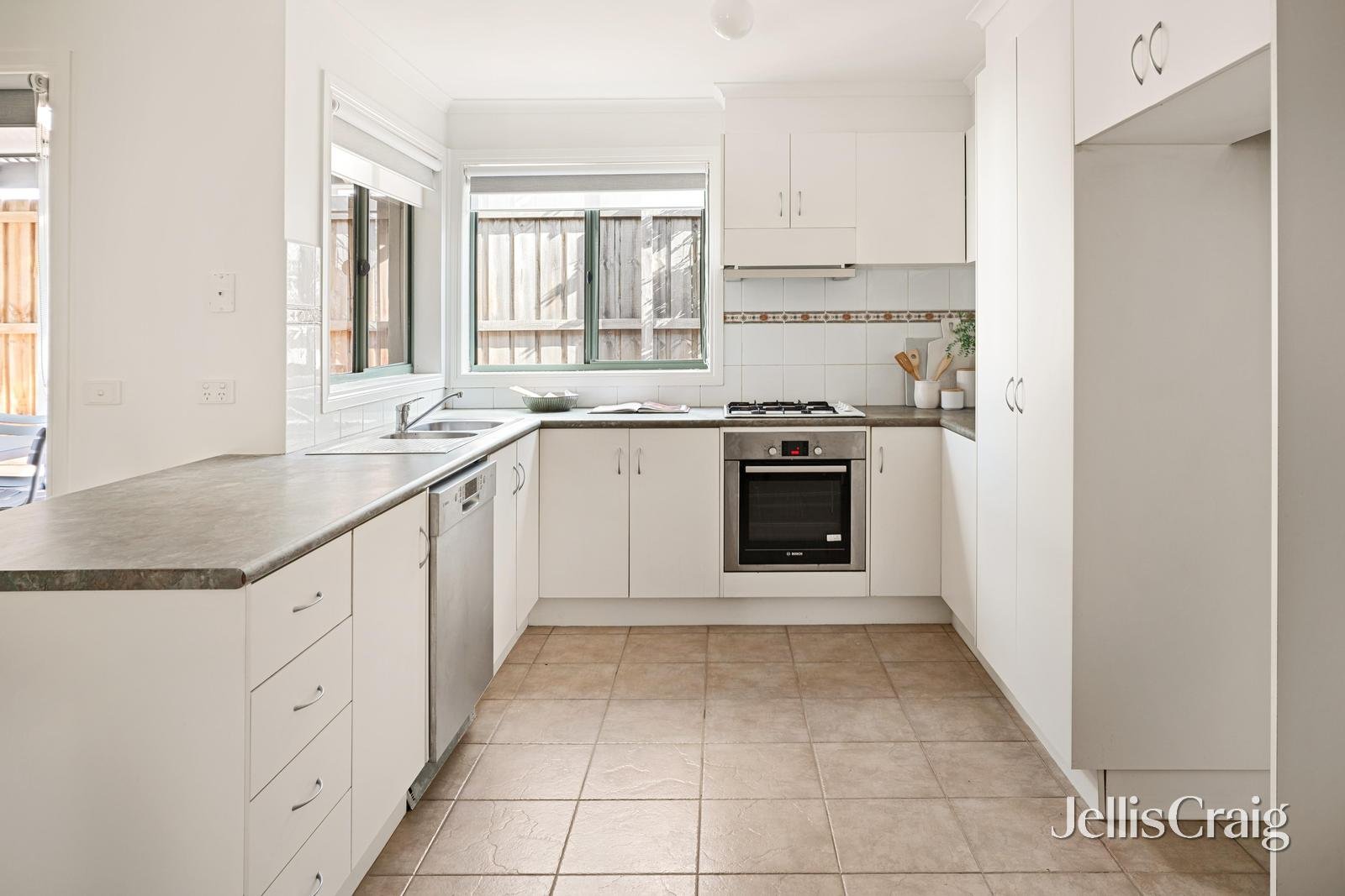 53C Golden Avenue, Chelsea image 3