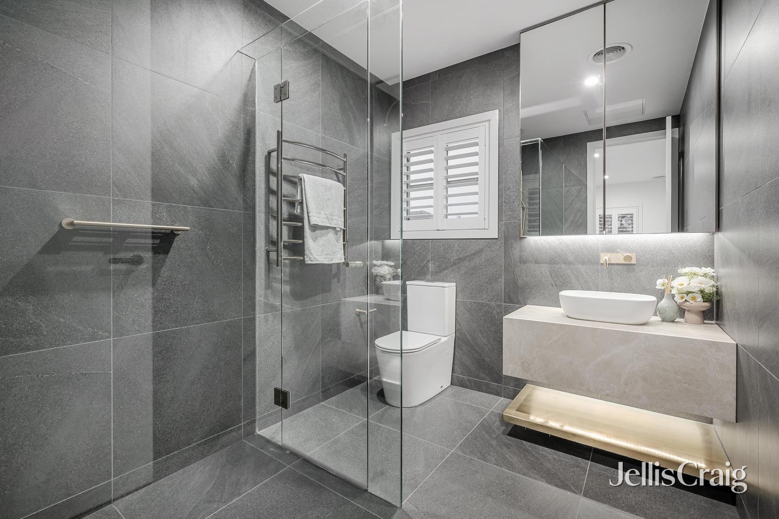 5/4-5 Tawonga Court, Glen Waverley image 18