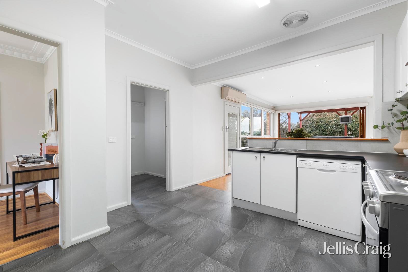 54 Bales Street, Mount&nbsp;Waverley image 7