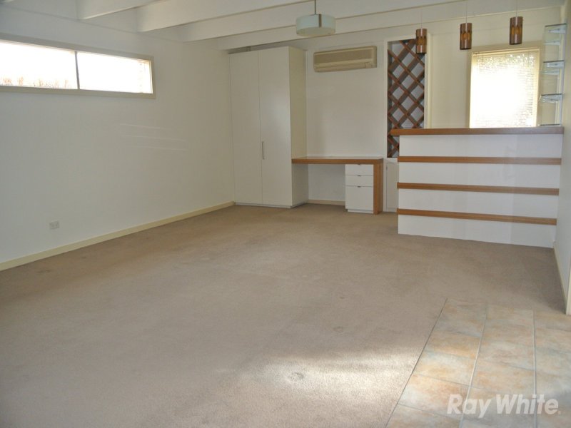 54 Banbury Street, Burwood East image 3