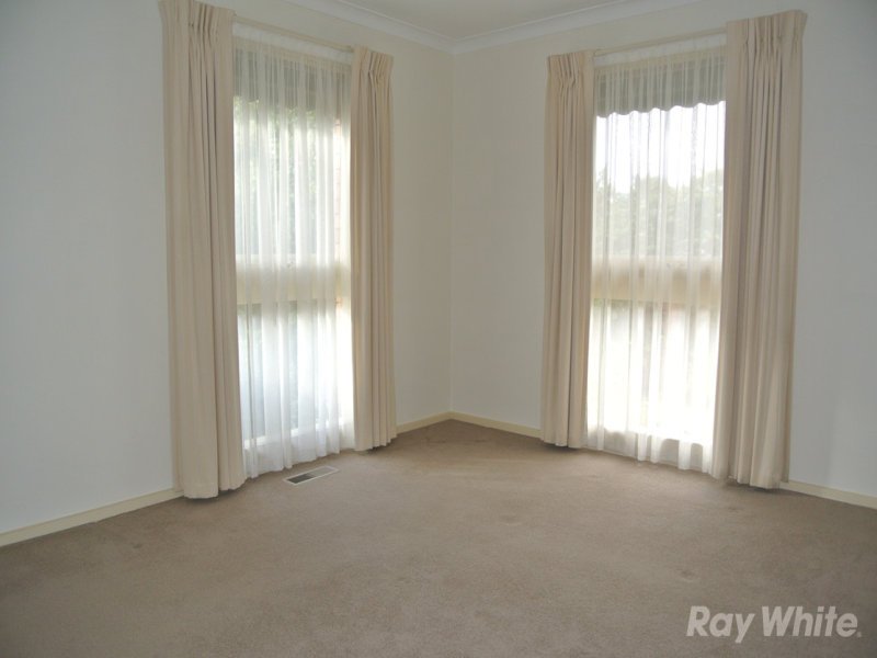 54 Banbury Street, Burwood East image 6