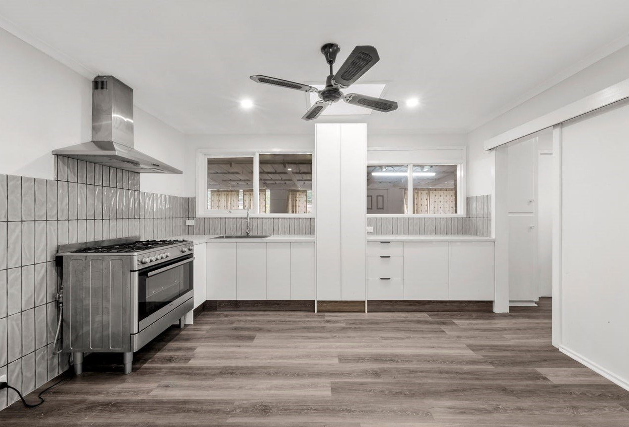 54 Croydondale Drive, Mooroolbark image 3