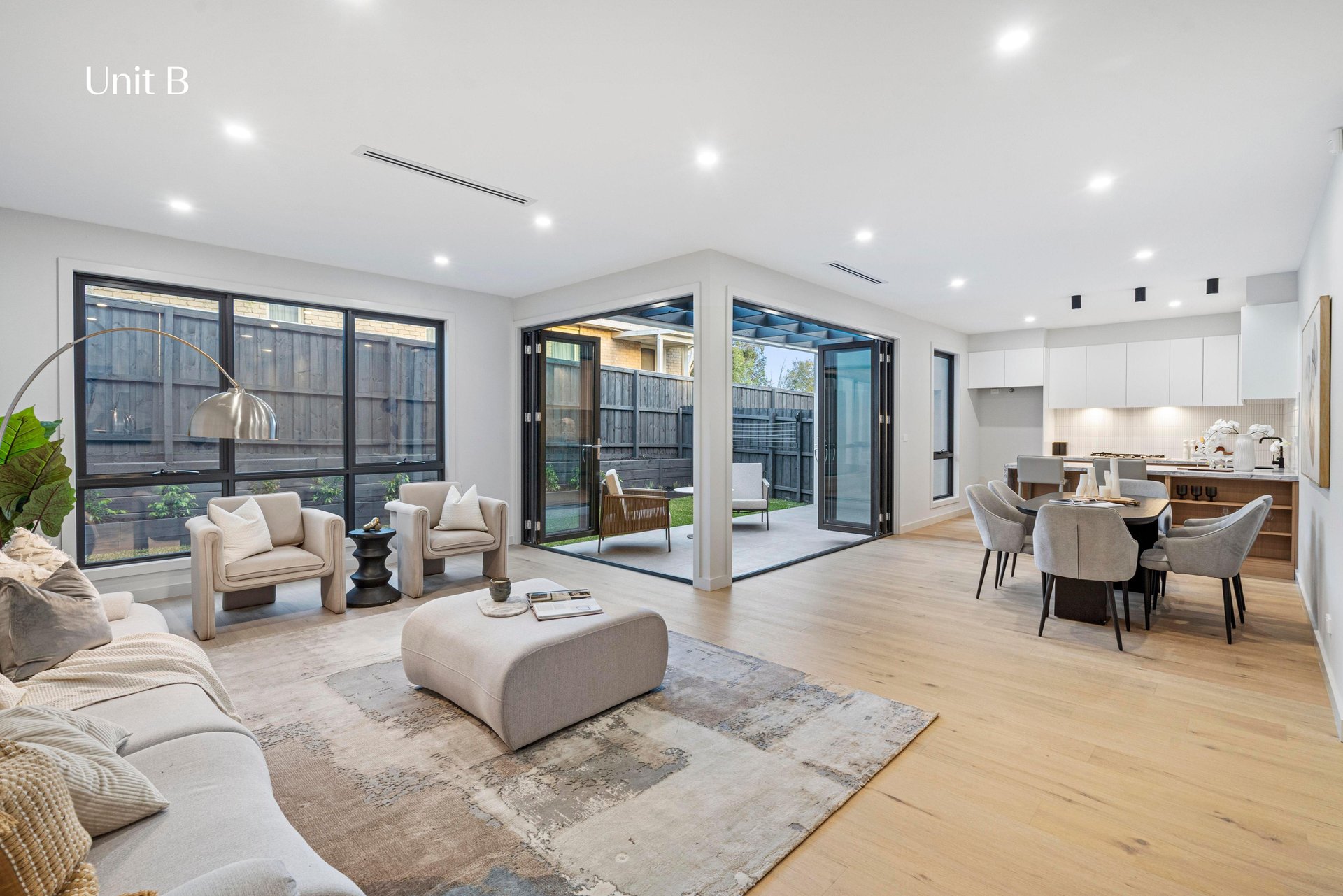 54 Darbyshire Road, Mount Waverley image 2