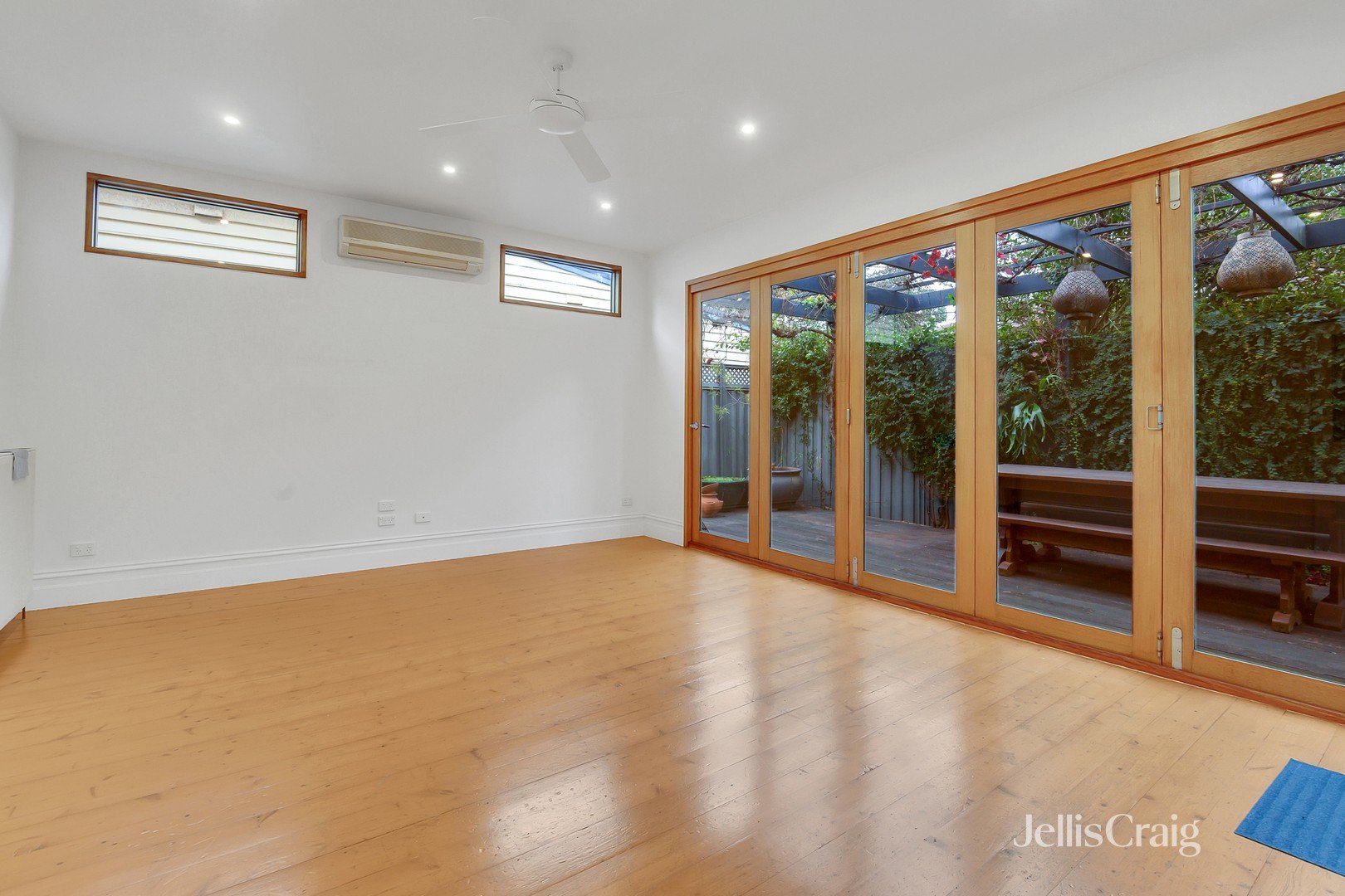 54 De Carle Street, Brunswick image 2