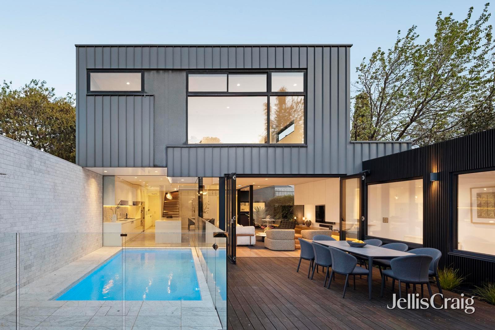 54 Derham Street, Port Melbourne image 2