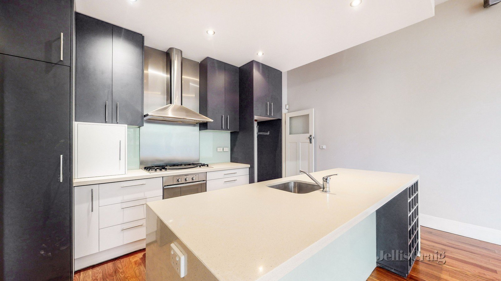 54 Edsall Street, Malvern image 3