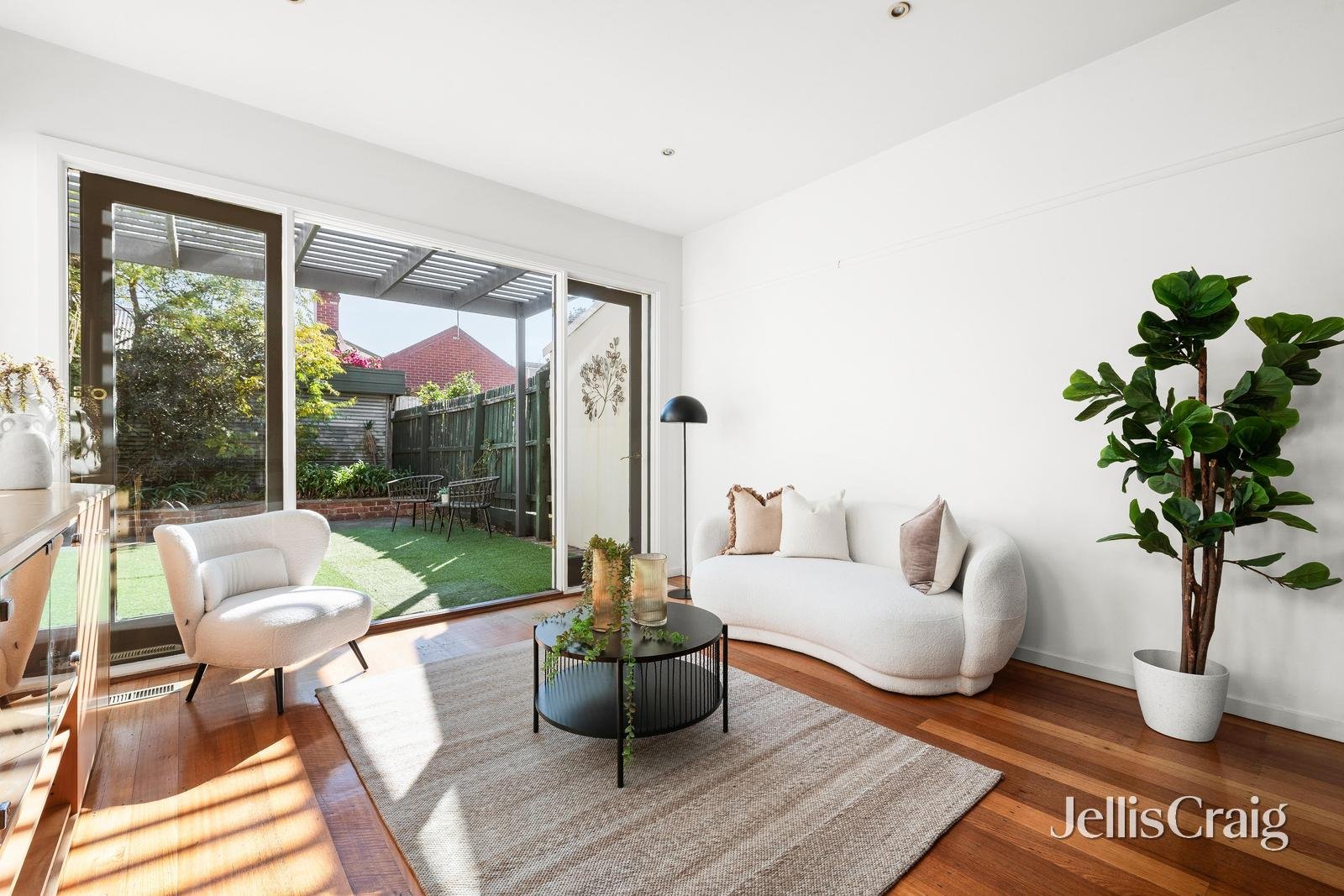 54 Finlay Street, Albert&nbsp;Park image 3