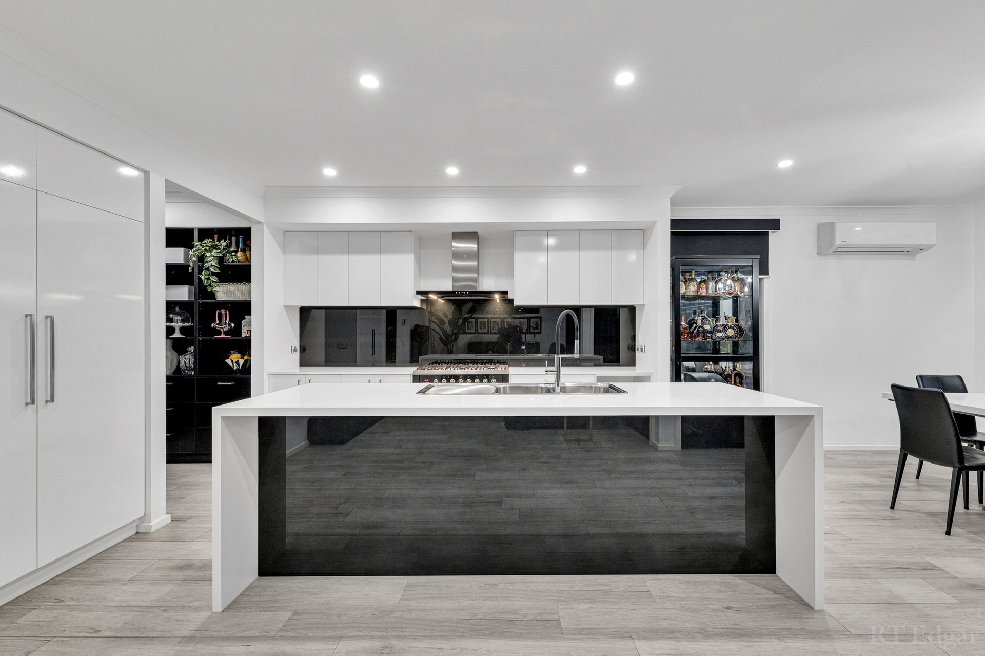 Property Gallery Thumbnail 7