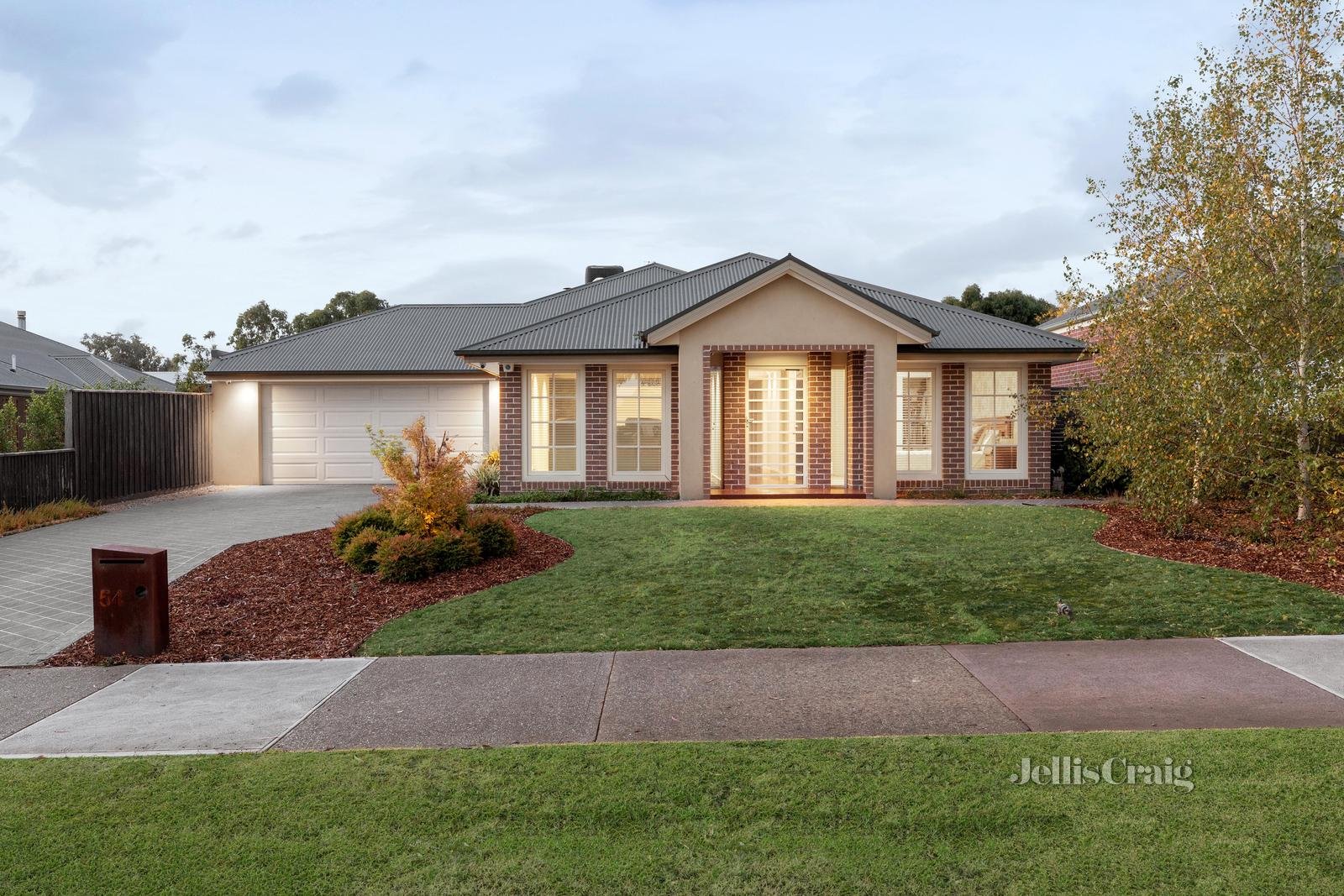 54 Flaxen Hills Road, Doreen image 1