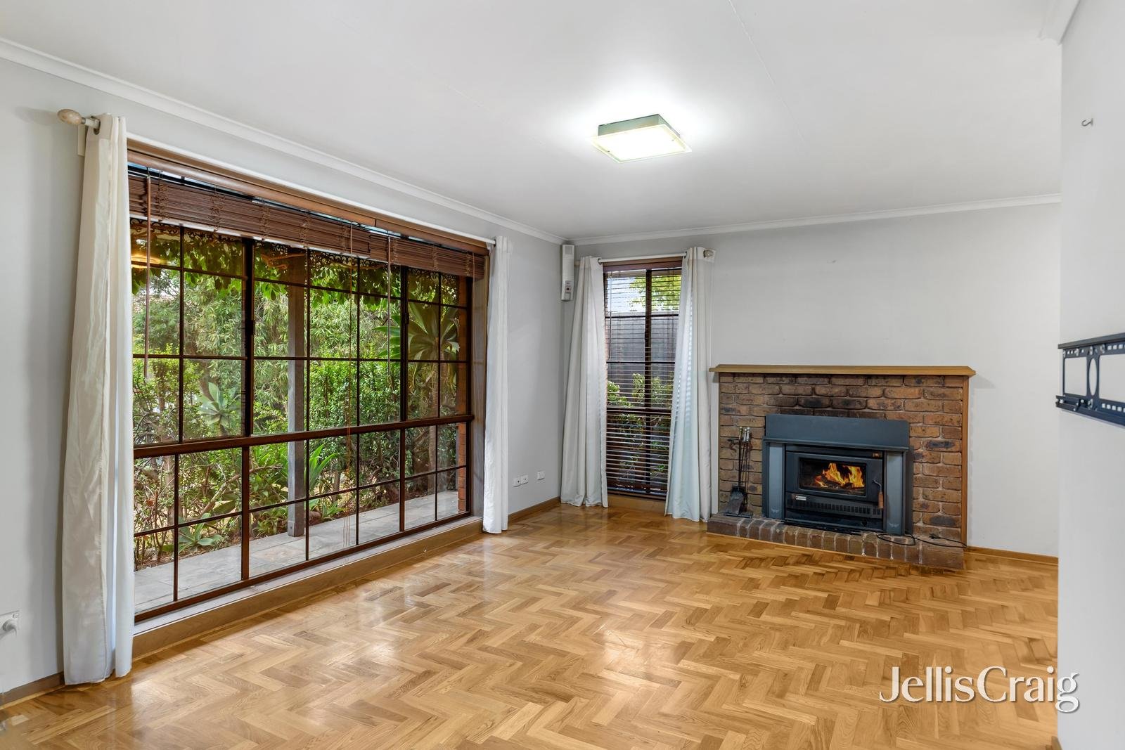 54 Garden Grove Drive, Mill&nbsp;Park image 2