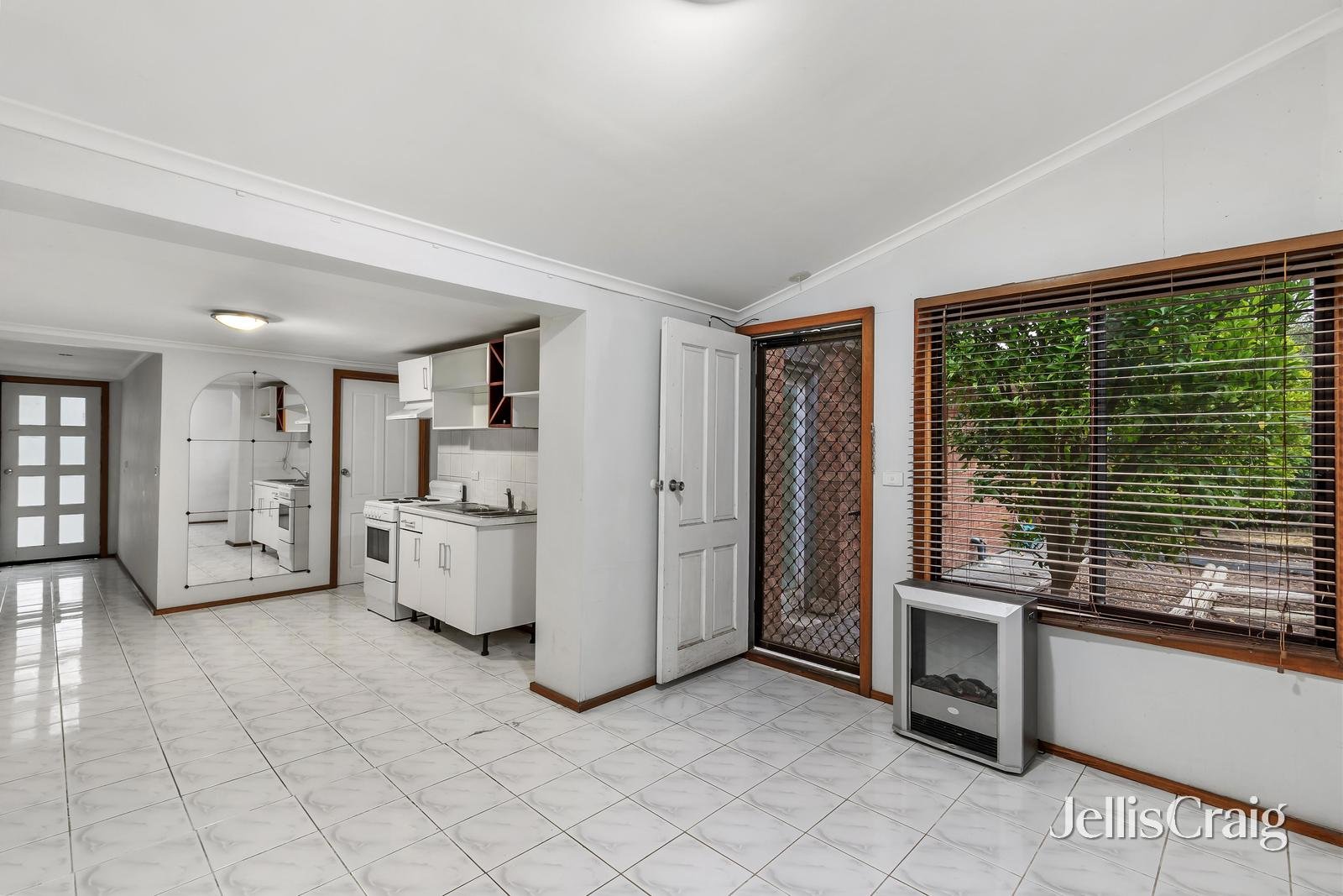 54 Garden Grove Drive, Mill&nbsp;Park image 3