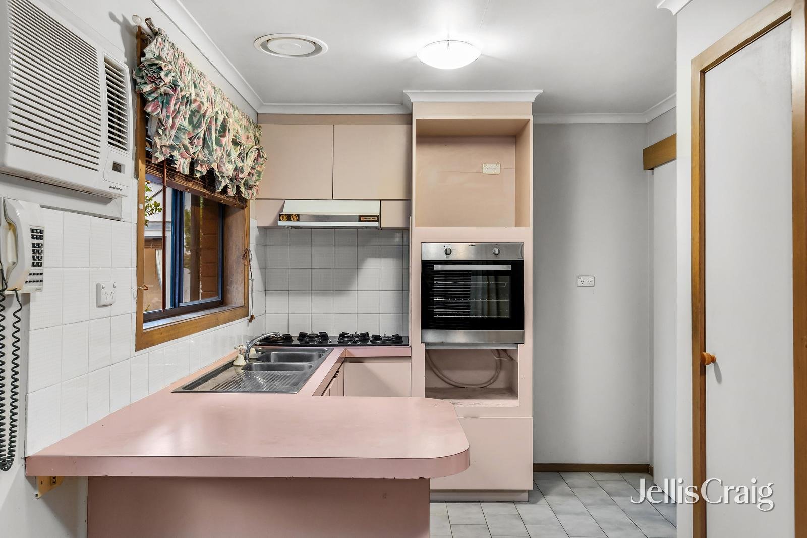 54 Garden Grove Drive, Mill&nbsp;Park image 4