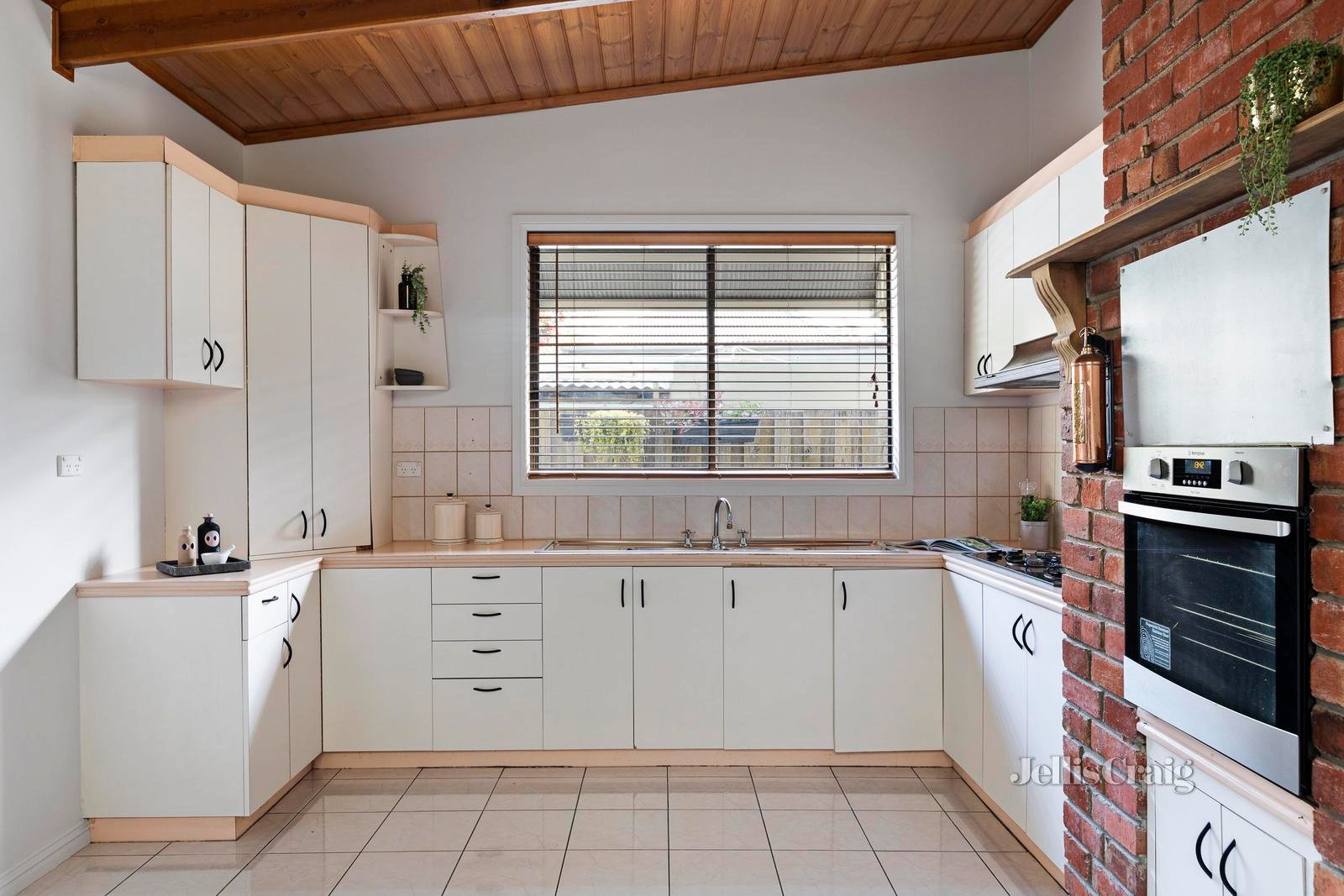 54 Hardiman Street, Kensington image 6