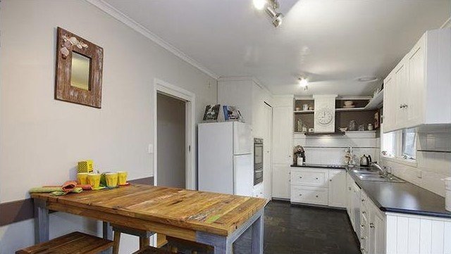 54 Henry Street, Belmont image 4