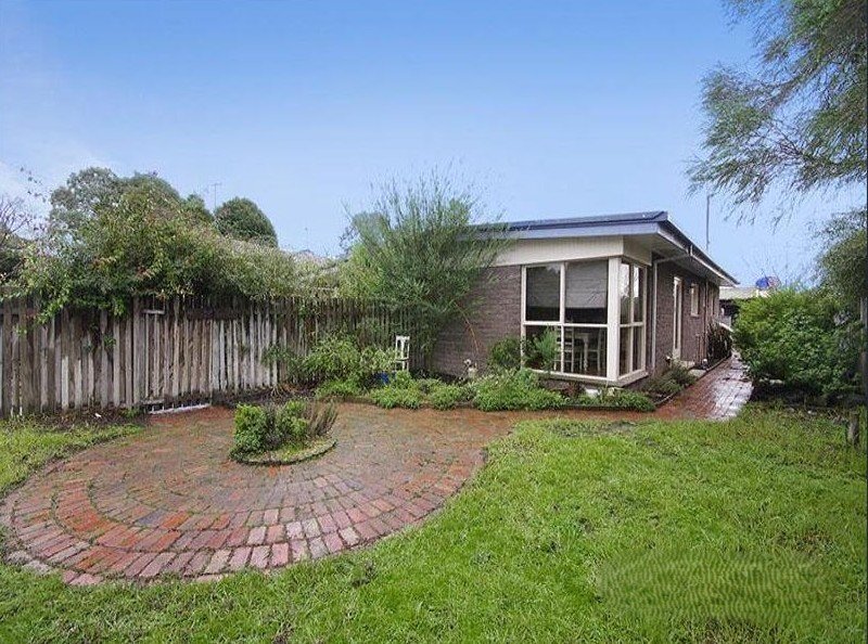 54 Henry Street, Belmont image 2