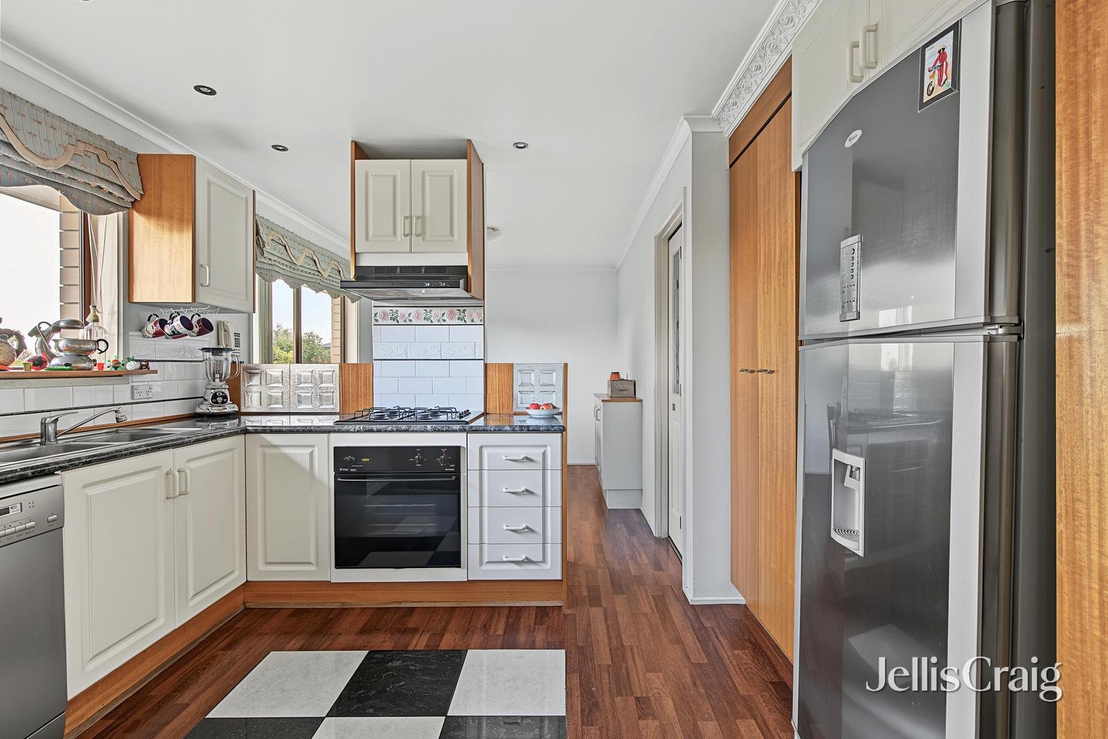 54 Jacqueline Road, Bundoora image 5