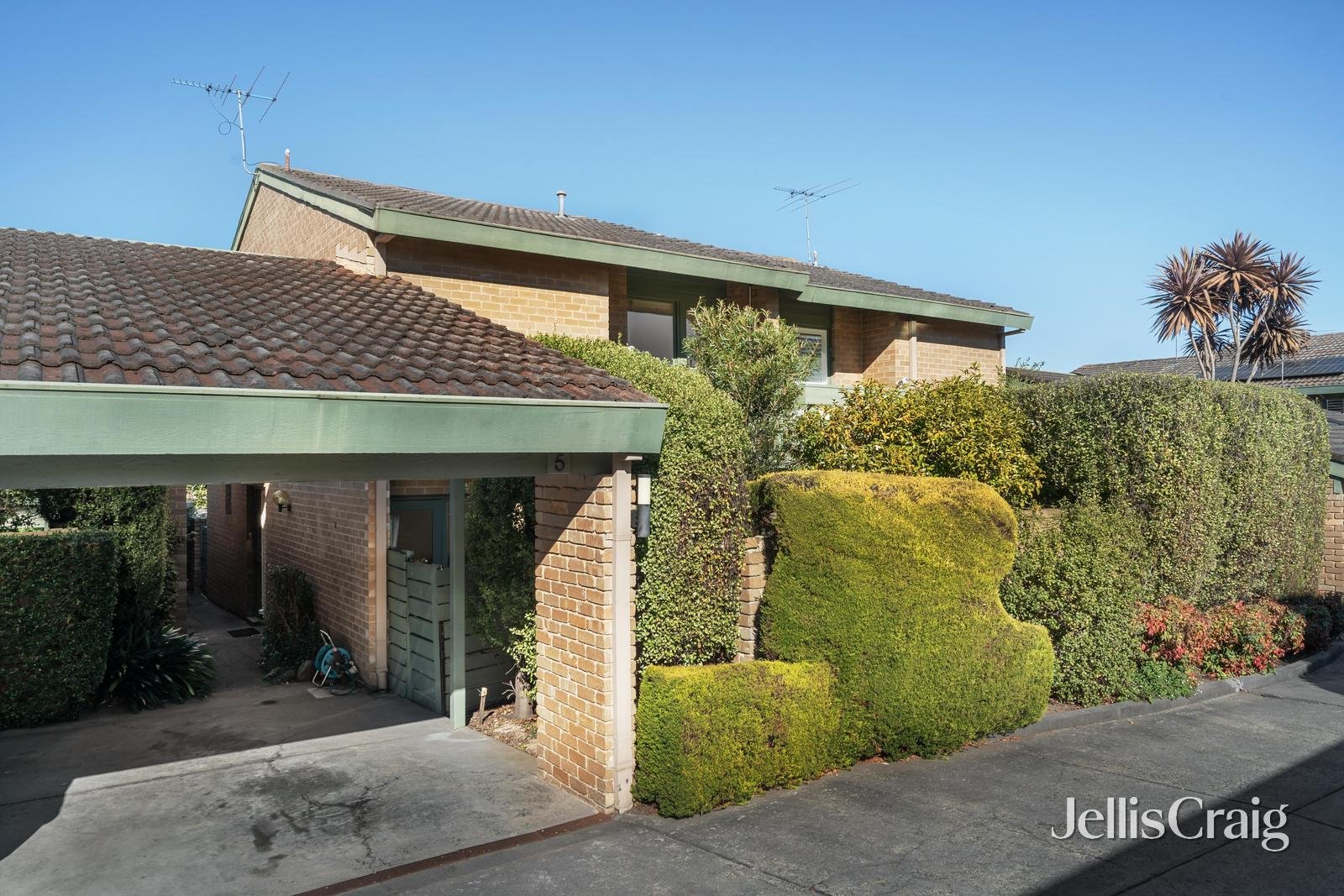 5/4 Kireep Road, Balwyn image 1