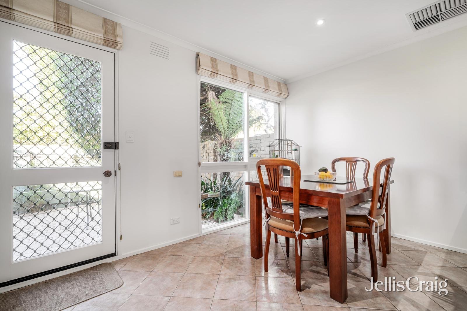 5/4 Kireep Road, Balwyn image 3