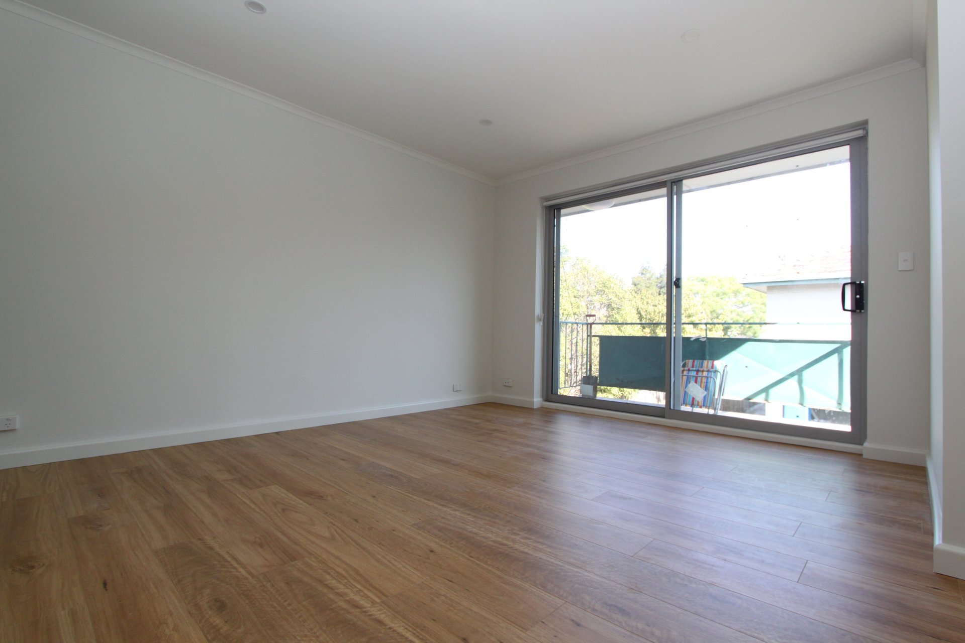 Property Gallery Thumbnail 3
