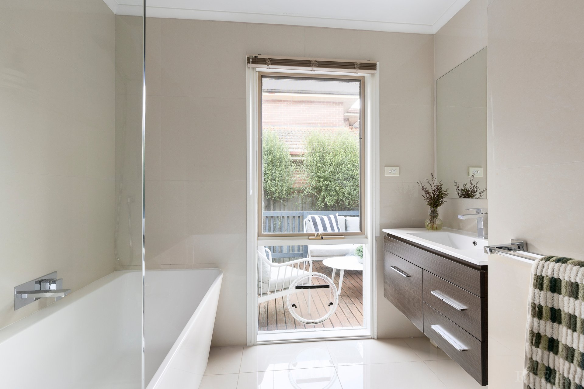 Property Gallery Thumbnail 11