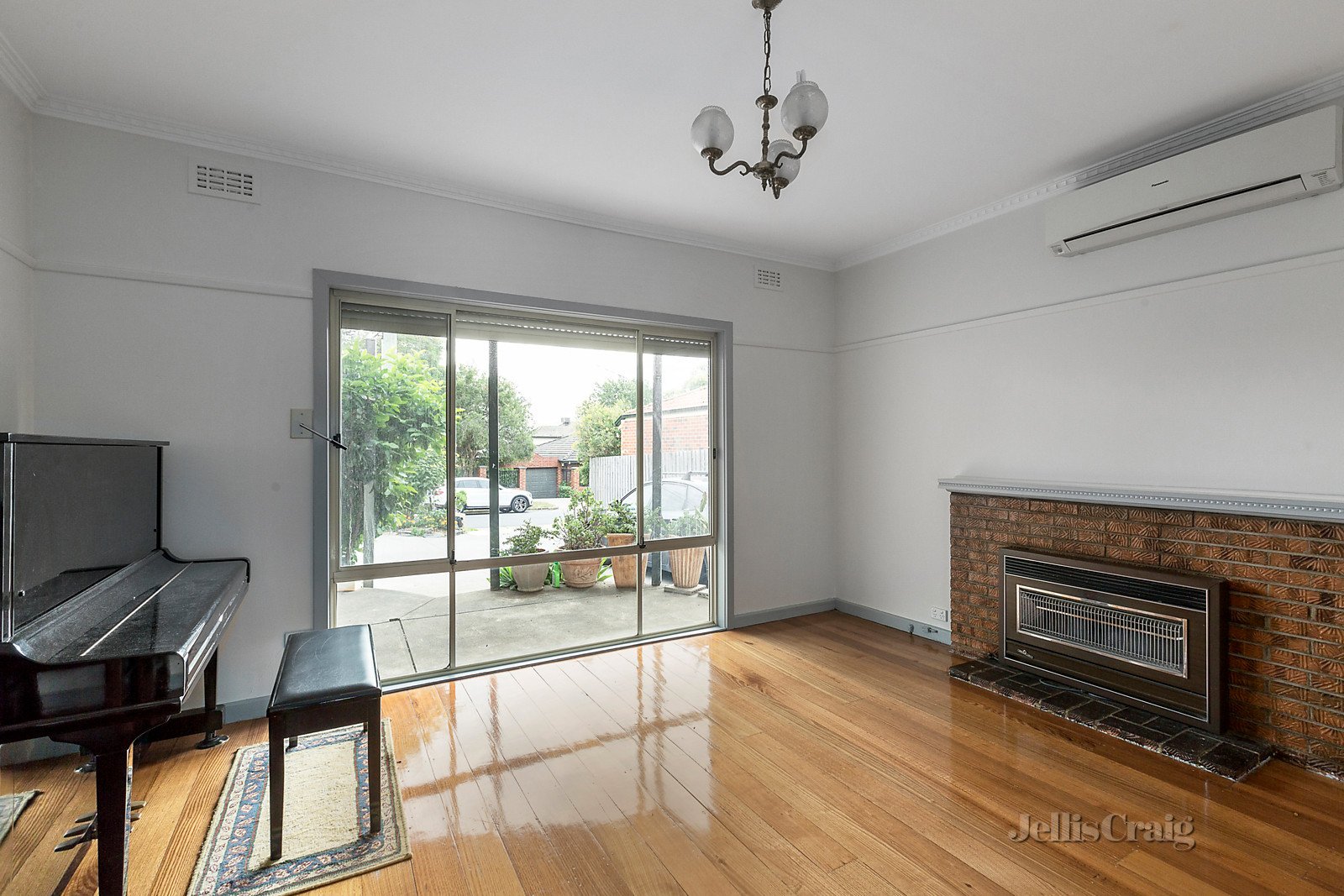 54 Parkmore Road, Bentleigh East image 3