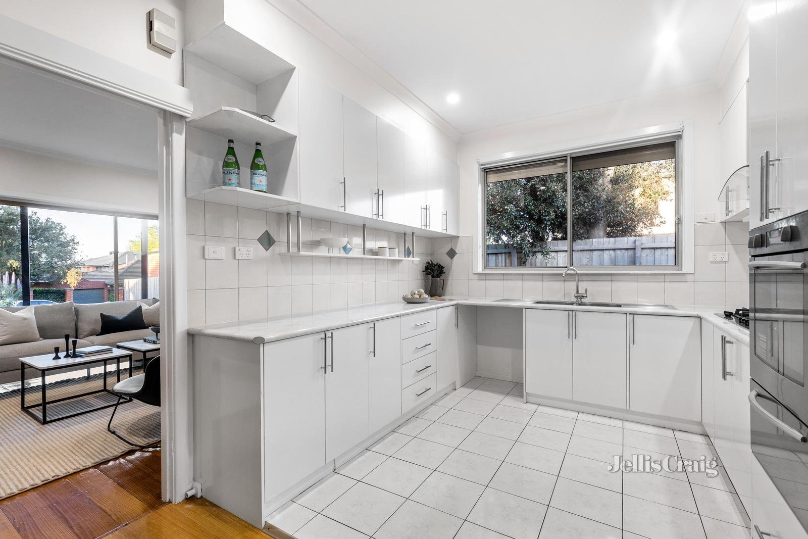 54 Parkmore Road, Bentleigh East image 6