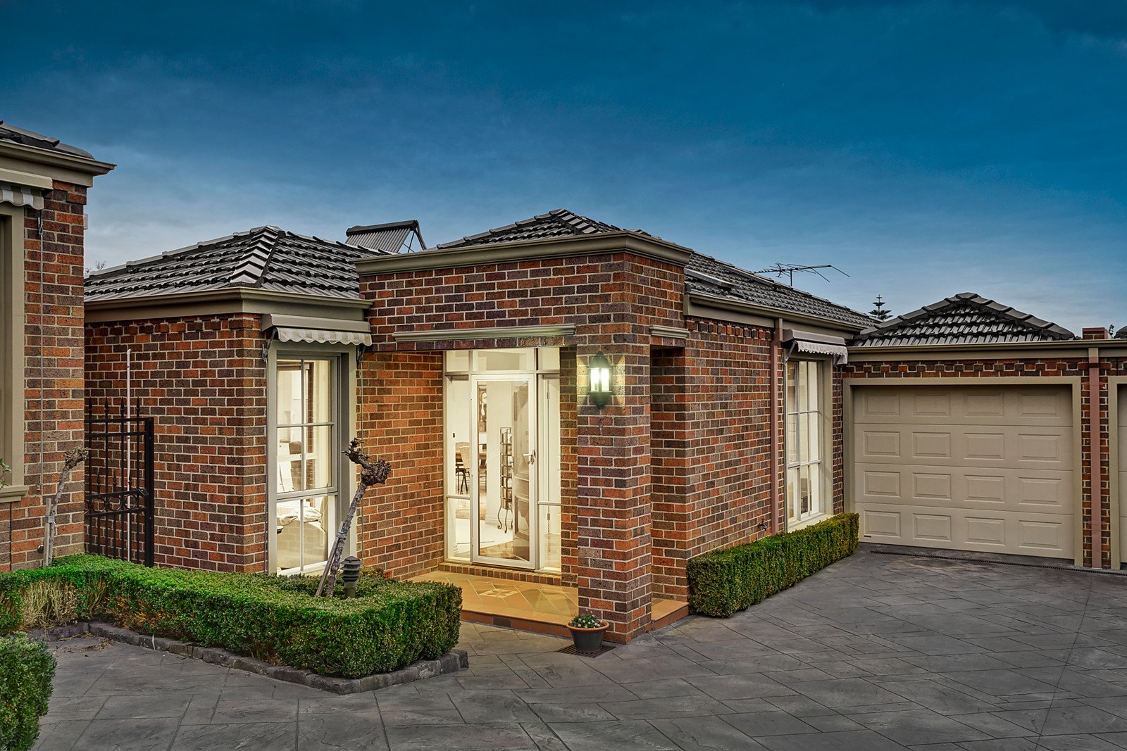 5/4 Parring Road, Balwyn image 1