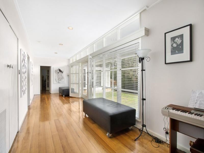 54 Riverside Avenue, Balwyn North image 6