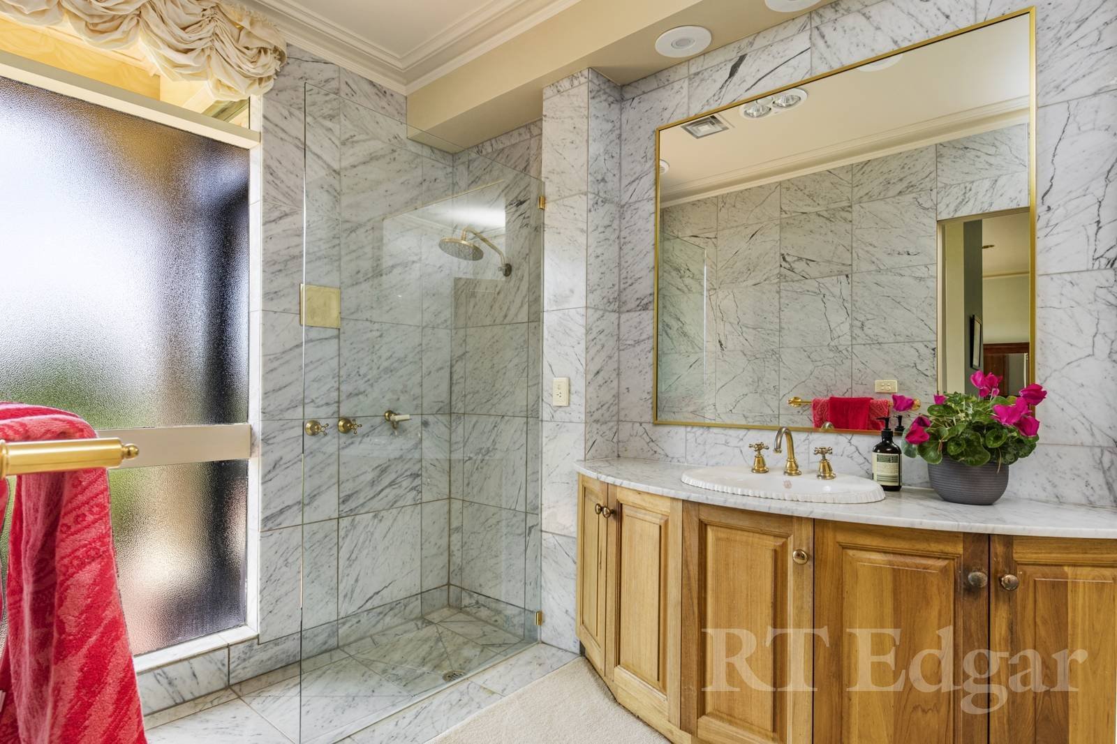 Property Gallery Thumbnail 8