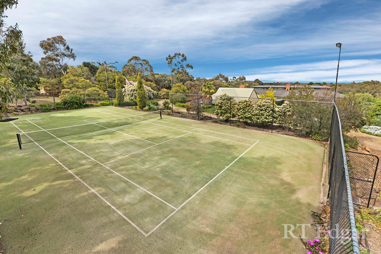 Property Gallery Thumbnail 16