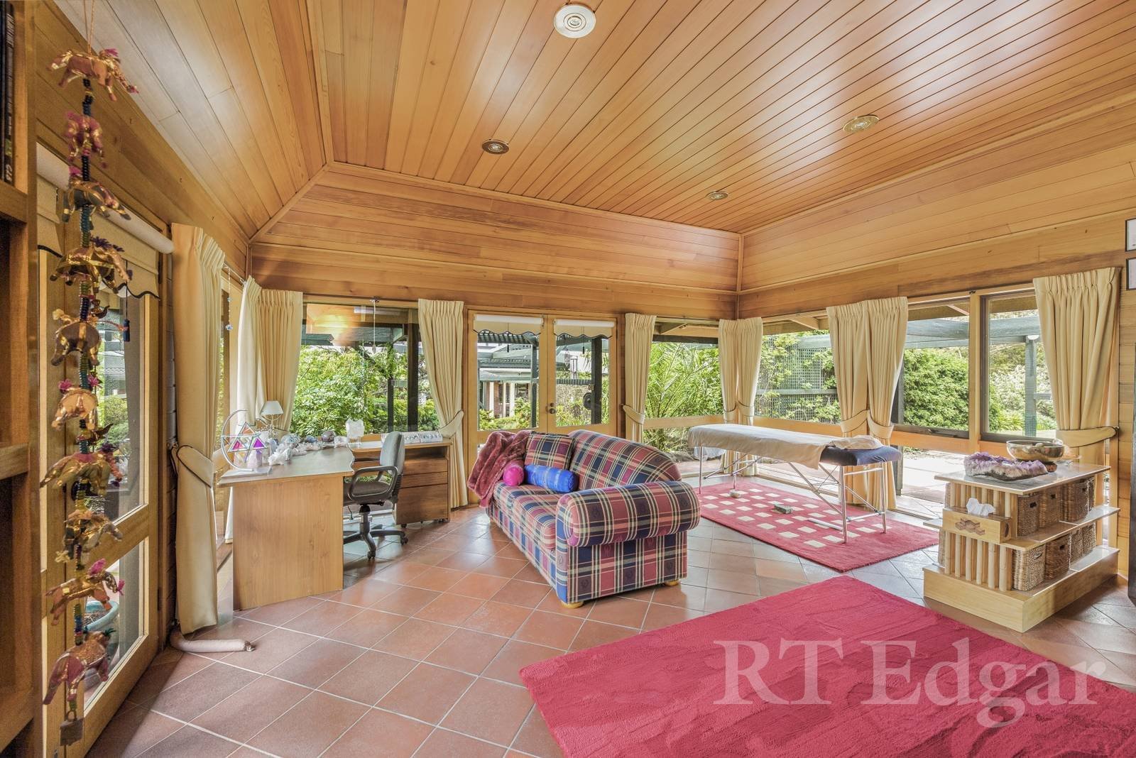 Property Gallery Thumbnail 17