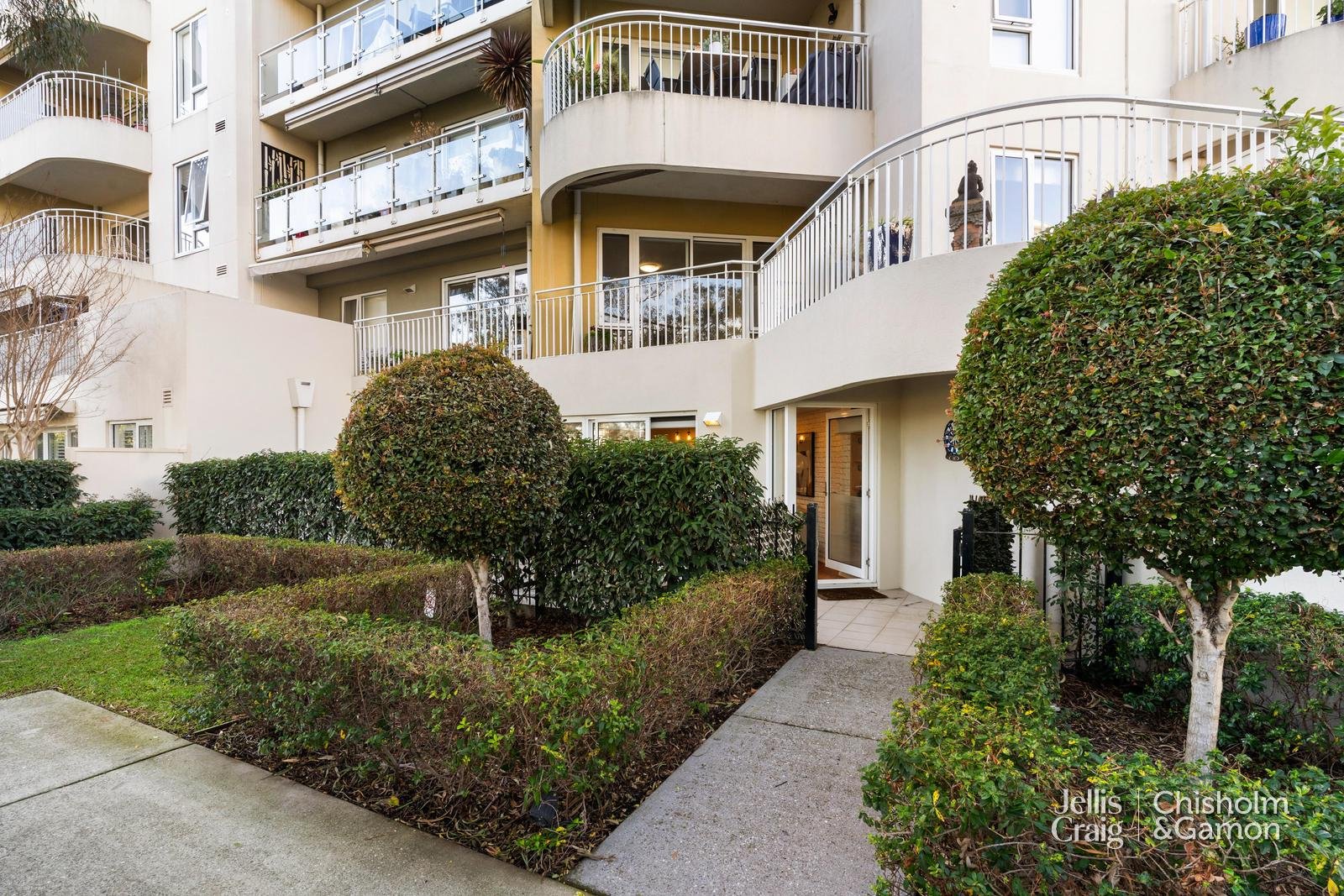 5/4 Seisman Place, Port Melbourne image 2