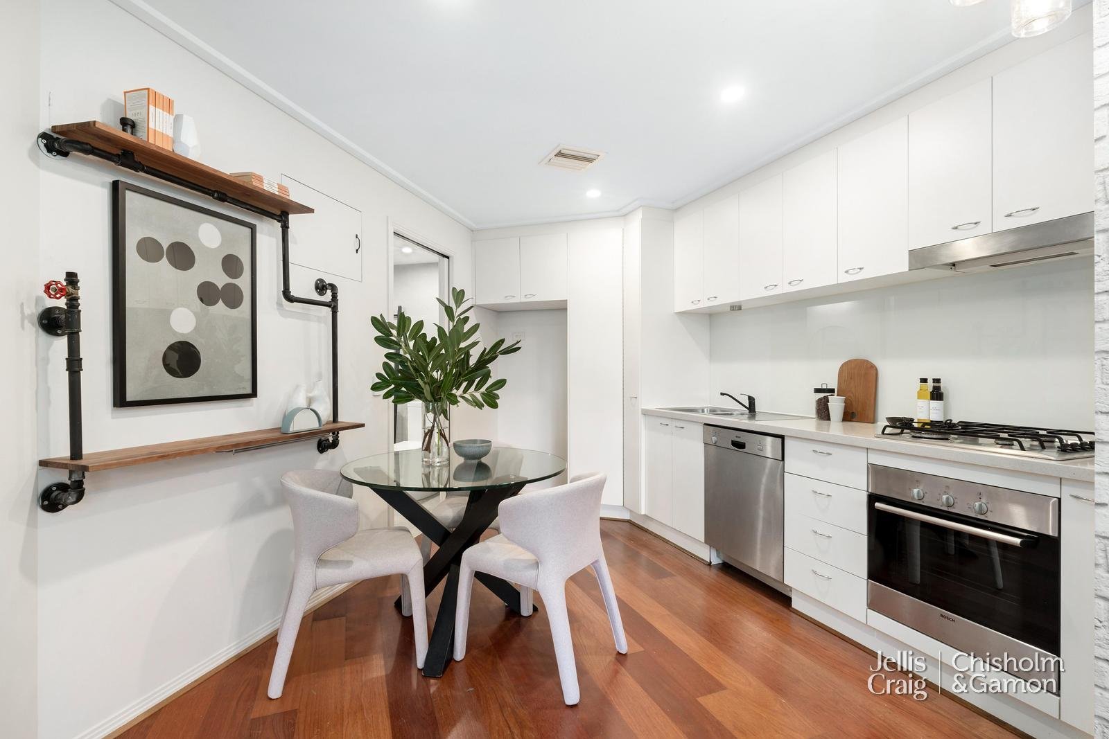 5/4 Seisman Place, Port Melbourne image 8