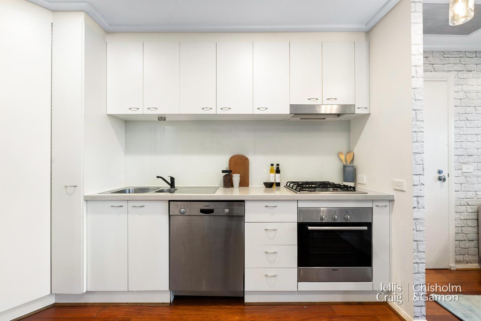 5/4 Seisman Place, Port Melbourne image 9