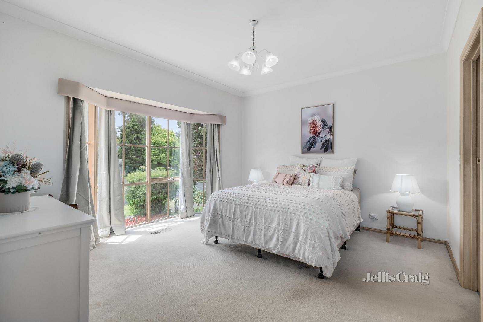 54 Sunrise Drive, Greensborough image 7