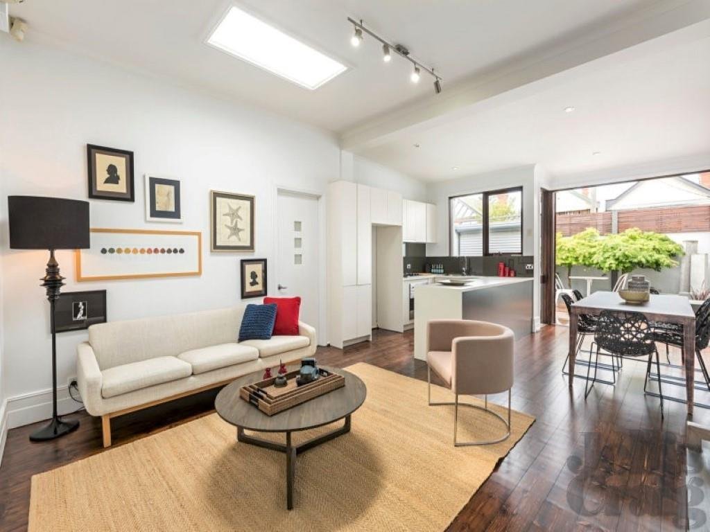 54 Upton Road, Windsor image 3