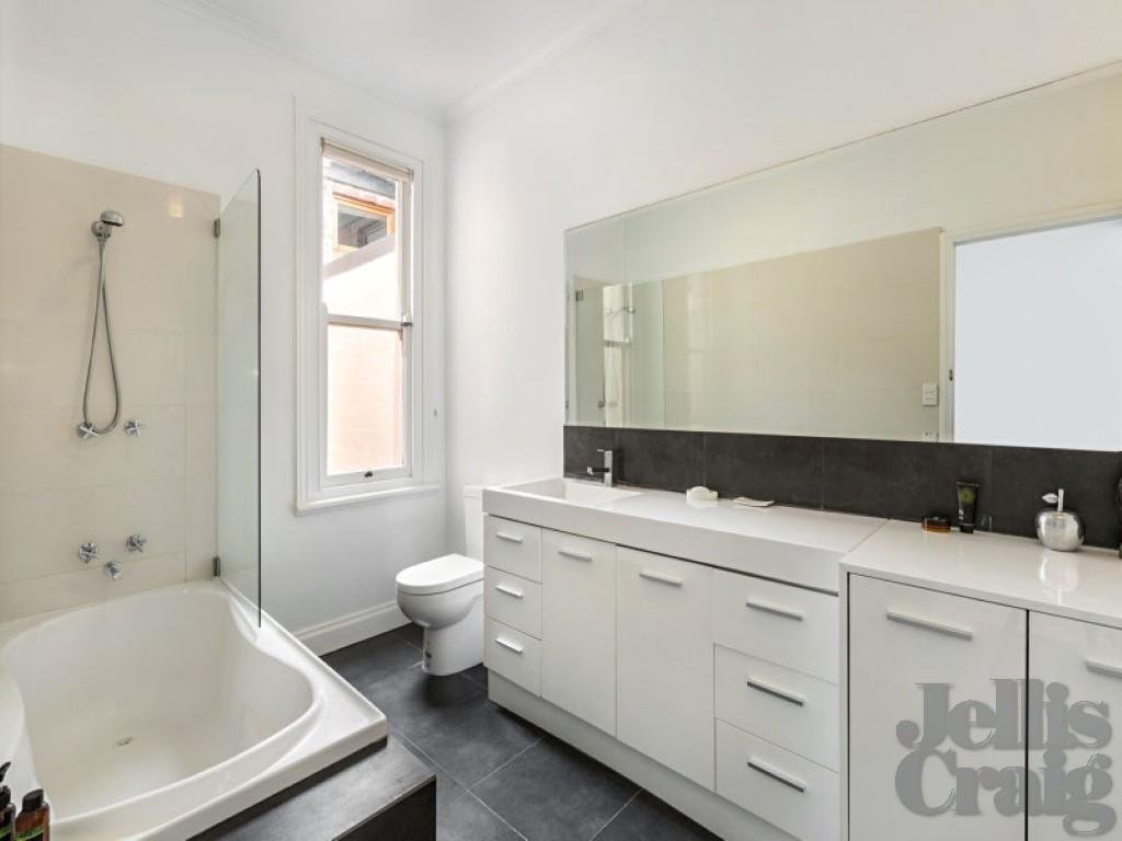54 Upton Road, Windsor image 5
